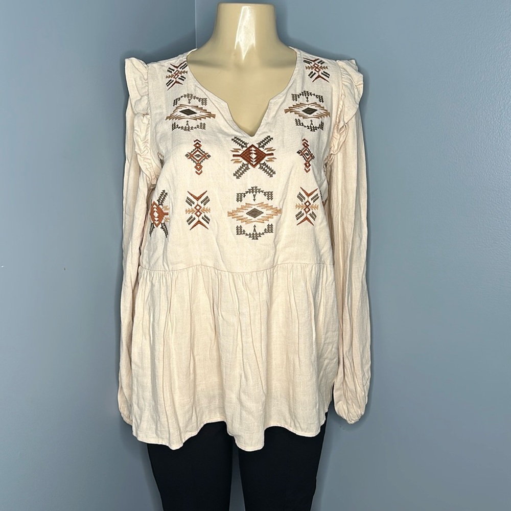 Hudson Gray Evory szM perfectly mine embodied blouse V-neckline ruffle shoulder